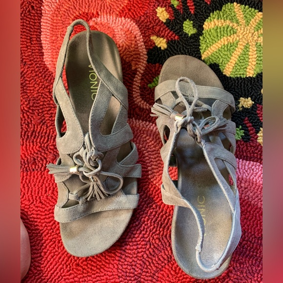 ⭐️ Sz 9 Vionic Kalie Grey Suede Wedge Strappy Slingback Sandals Orthotic - Picture 4 of 7